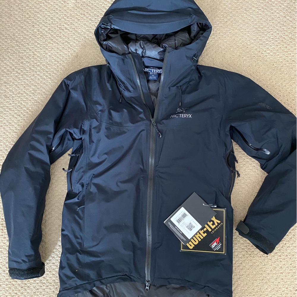 RARE - Arcteryx Fission SL Jackets - Men’s Small in Black